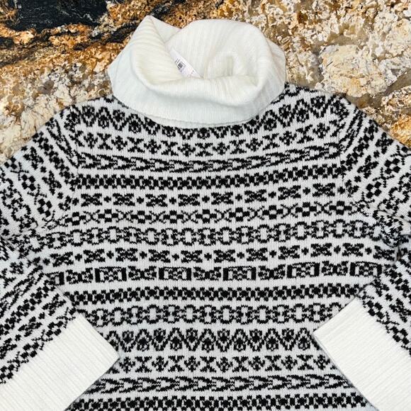 NWT Ann Taylor Winter White and Black Fairisle Turtleneck Soft Sweater - SMALL - Picture 3 of 8